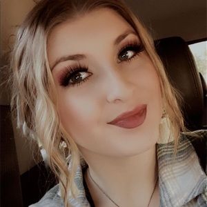 Meet your Posher, Kylee